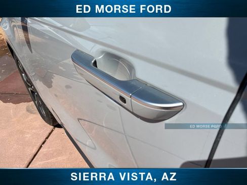 Certified 2023 Kia Carnival EX FWD image 25