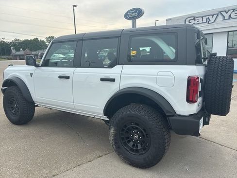 New 2026 Ford Bronco 4-Door w/ Sasquatch Package AWD/4WD image 3