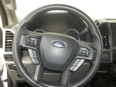 Used 2022 Ford F350 XLT w/ XLT Premium Package image 8