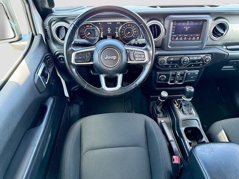 Used 2020 Jeep Wrangler Unlimited Sahara AWD/4WD image 20