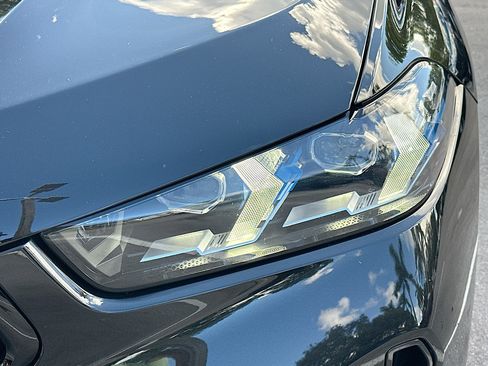 Used 2025 BMW X6 xDrive40i w/ Climate Comfort Package image 39