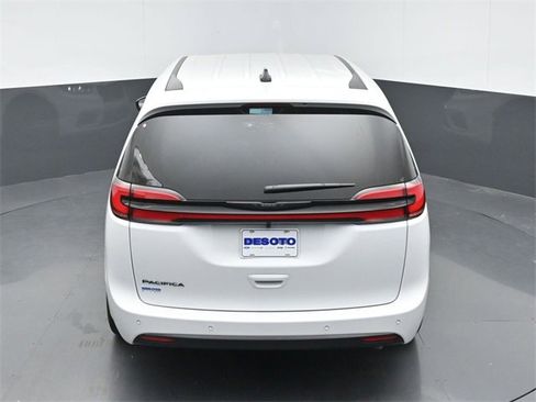 New 2026 Chrysler Pacifica Select image 36