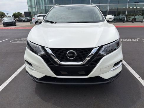 Used 2021 Nissan Rogue Sport SL w/ Premium Package image 2