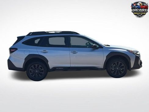 Used 2025 Subaru Outback Onyx Edition AWD/4WD image 6