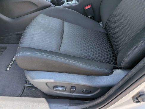 Used 2018 Nissan Rogue SV FWD image 21
