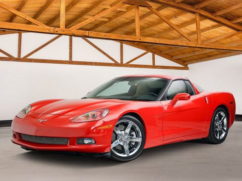 Used 2007 Chevrolet Corvette Coupe w/ Preferred Equipment Group image 1