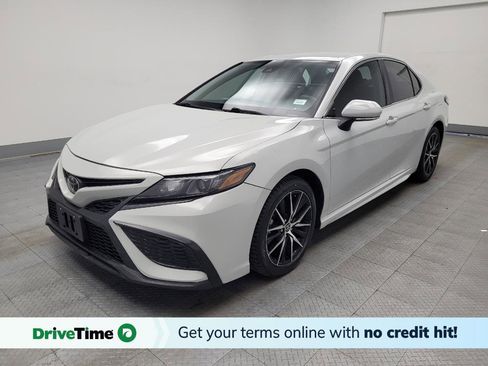 Used 2023 Toyota Camry SE image 1