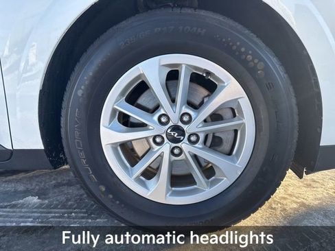 Used 2024 Kia Carnival LX image 11