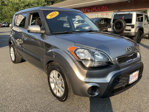 Used 2013 Kia Soul + FWD image 3