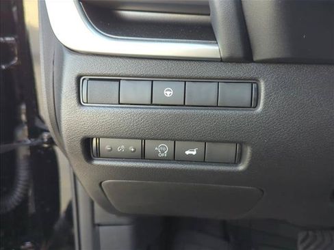 Used 2026 Nissan Rogue SV FWD image 15