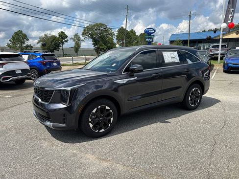 Certified 2025 Kia Sorento S w/ Panoramic Sunroof Package FWD image 7