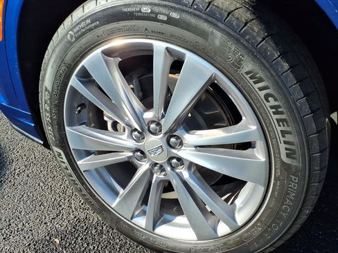 Used 2023 Cadillac XT6 Premium Luxury image 9