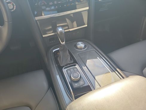 Used 2022 Nissan Armada SV w/ SV Appearance Package AWD/4WD image 20