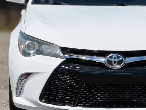Used 2015 Toyota Camry SE FWD image 11