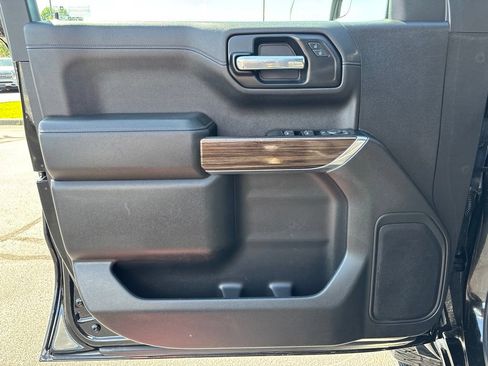 Used 2021 Chevrolet Silverado 1500 LT AWD/4WD image 11