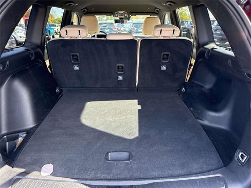 Used 2023 Jeep Grand Cherokee Limited w/ Luxury Tech Group II image 10