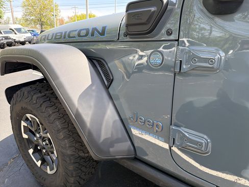 Certified 2025 Jeep Wrangler Unlimited Rubicon 4xe AWD/4WD image 35