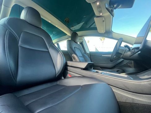 Used 2022 Tesla Model 3 Standard Range image 13