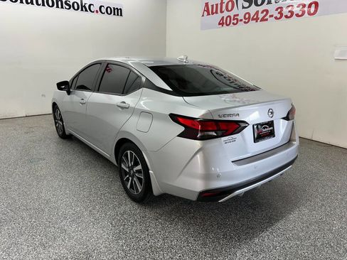 Used 2021 Nissan Versa SV image 5