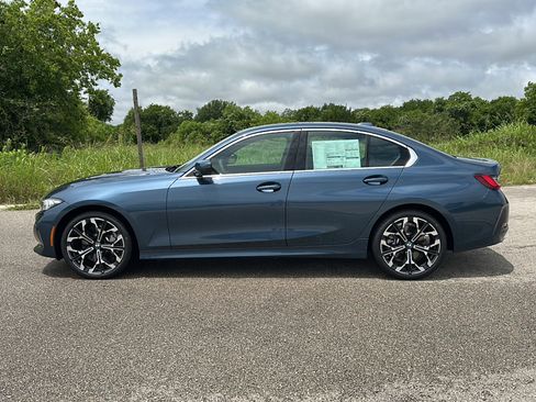 New 2025 BMW 330i Sedan w/ Premium Package image 5