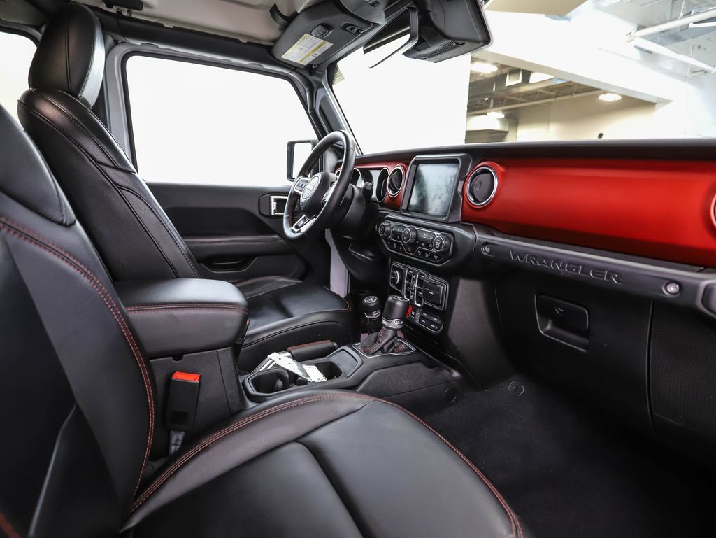 Used 2020 Jeep Wrangler Unlimited Rubicon w/ Dual Top Group AWD/4WD image 23
