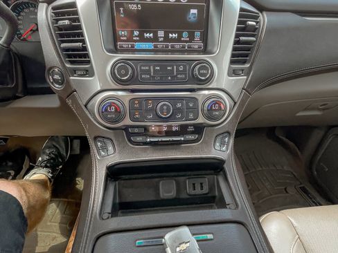 Used 2018 Chevrolet Suburban Premier AWD/4WD image 15