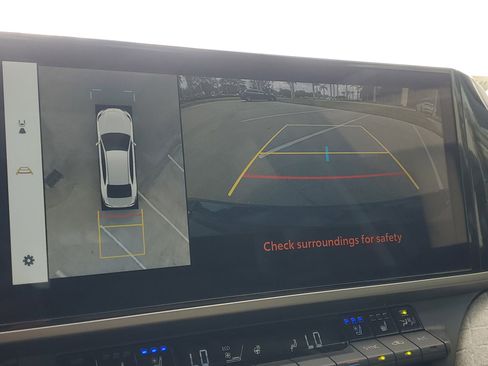 Used 2025 Toyota Camry XLE w/ Premium Plus Package image 26