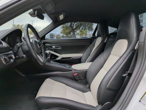 Used 2021 Porsche 718 Cayman image 16