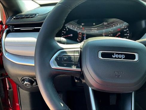 Used 2025 Jeep Compass Limited AWD/4WD image 13