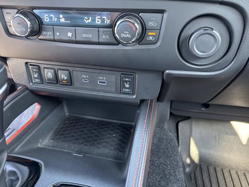 Used 2025 Nissan Frontier PRO-4X w/ Pro Premium Package AWD/4WD image 31