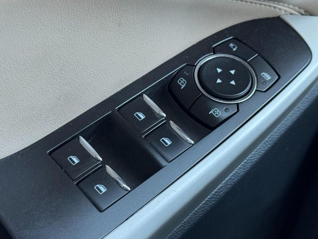 Used 2021 Ford Explorer Limited AWD/4WD image 24