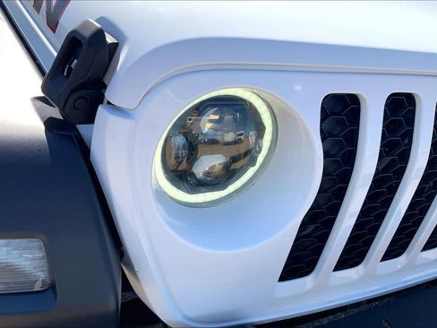 Used 2020 Jeep Gladiator Sport w/ Quick Order Package 24S image 36