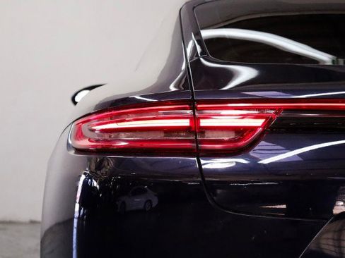 Used 2019 Porsche Panamera w/ Premium Package image 6