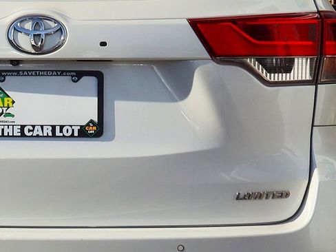 Used 2019 Toyota Highlander Limited image 20