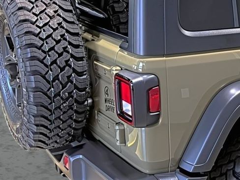 Used 2025 Jeep Wrangler Unlimited Sport AWD/4WD image 14
