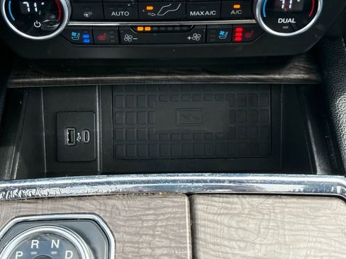 Used 2021 Ford Expedition Limited AWD/4WD image 16