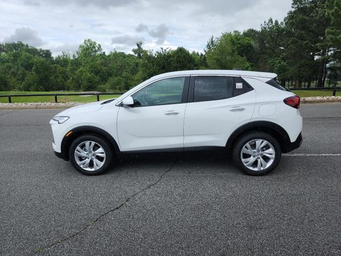 Used 2026 Buick Encore GX Preferred w/ Comfort Package FWD image 2