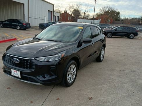 Used 2025 Ford Escape Active image 1