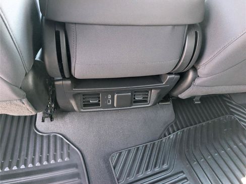 Used 2023 Chevrolet Silverado 1500 LT AWD/4WD image 18