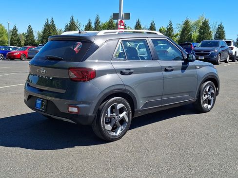 Used 2024 Hyundai Venue SEL FWD image 6