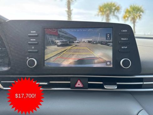 Used 2023 Hyundai Elantra SEL w/ Cargo Package image 18