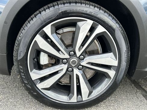 Certified 2023 Volvo V60 B5 Cross Country Plus AWD/4WD image 10