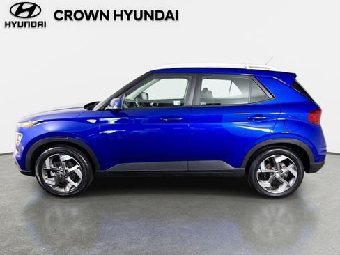 Certified 2025 Hyundai Venue SEL FWD image 8