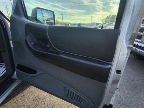 Used 2011 Ford Ranger XLT image 18