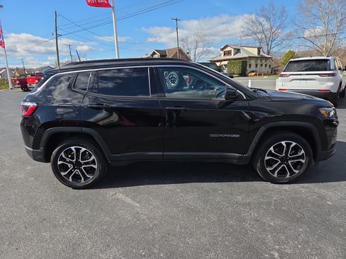Certified 2022 Jeep Compass Limited AWD/4WD image 2