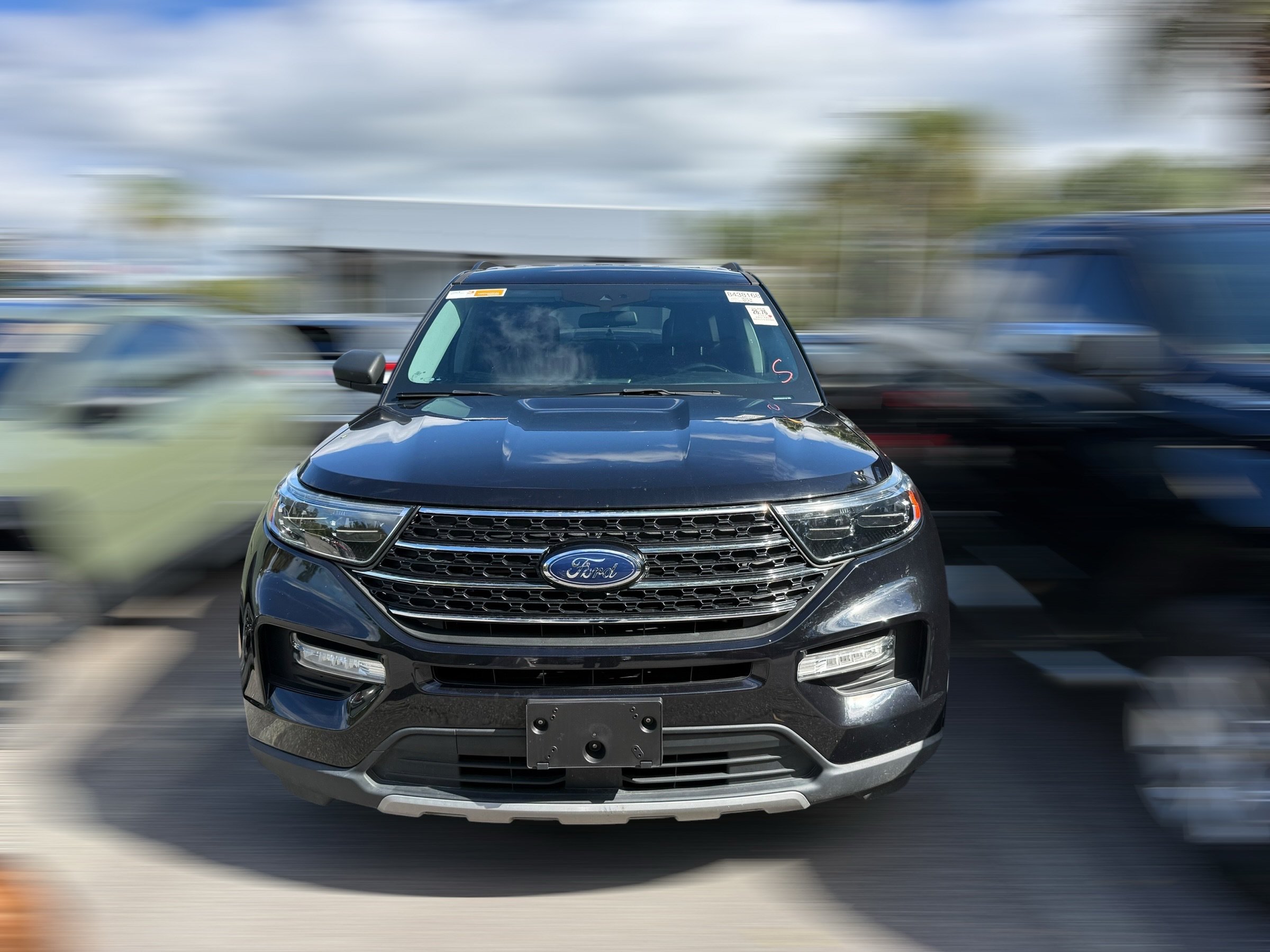 Used 2021 Ford Explorer XLT w/ Equipment Group 202A AWD/4WD image 2