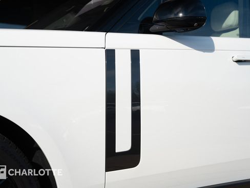 Used 2023 Land Rover Range Rover SE image 10