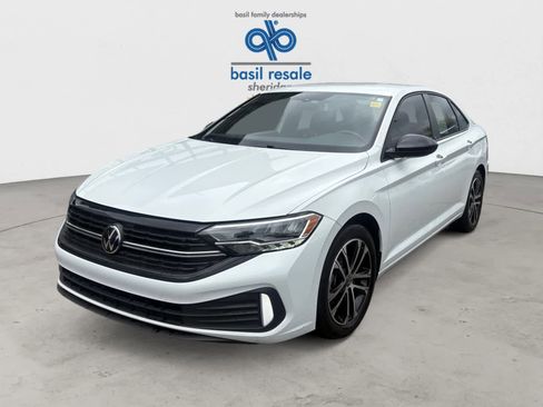 Used 2023 Volkswagen Jetta Sport FWD image 2