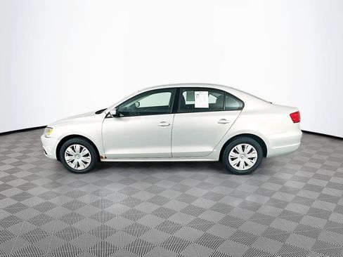 Used 2011 Volkswagen Jetta SE FWD image 5