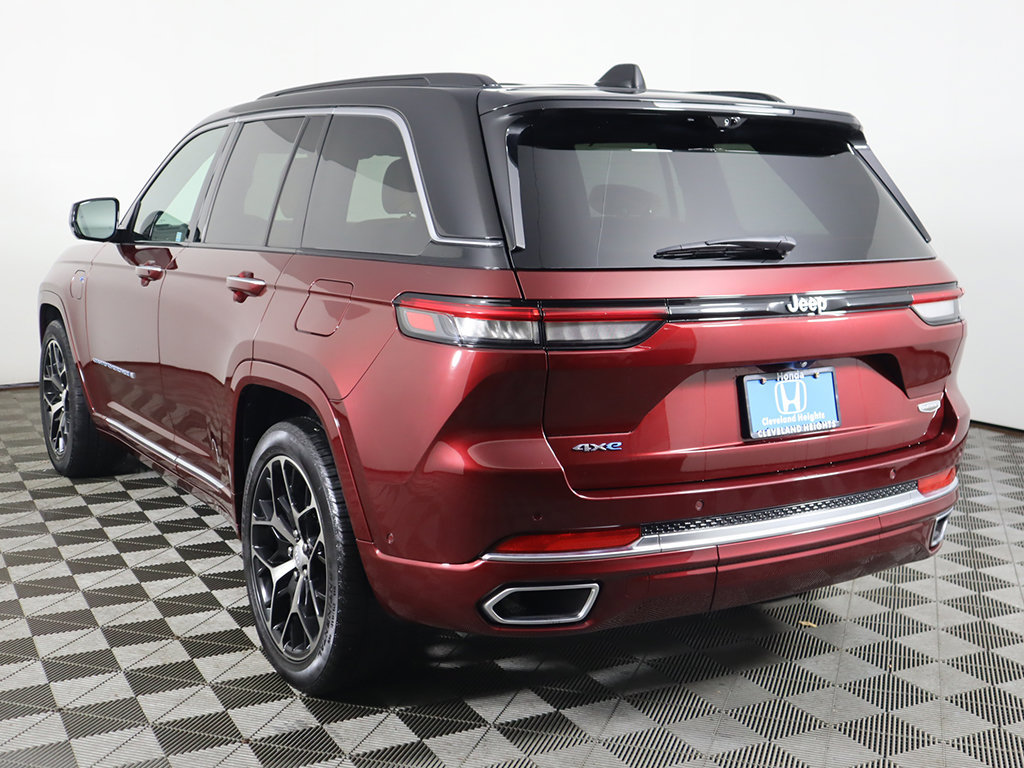 Used 2024 Jeep Grand Cherokee Summit AWD/4WD image 13